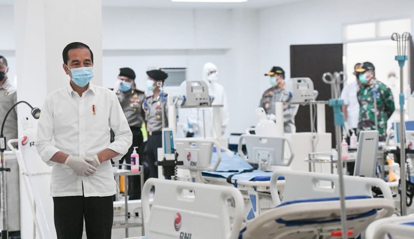 President Joko Widodo visit hospital where aid from some countries