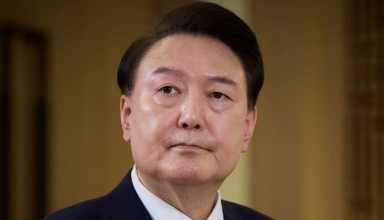 Hundreds of supporters of South Korea's imprisoned president, Yoon Suk Yeol broke into a court building early on Sunday smashing windows and breaking in.