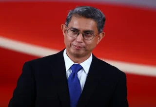 singapore minister resigns