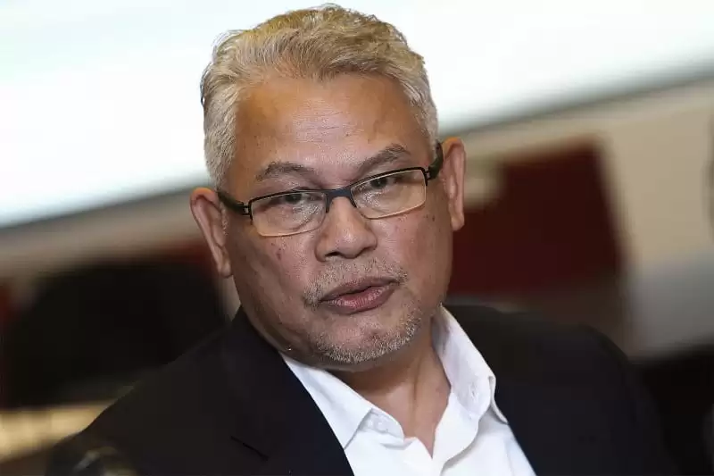 Azmin ally Khalid Jaafar reportedly received show-cause letter
