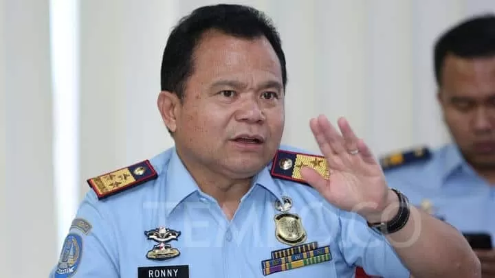 Yasonna Laoly Dismissed Immigration Chief Ronny Sompie over Graft Fugitive Saga