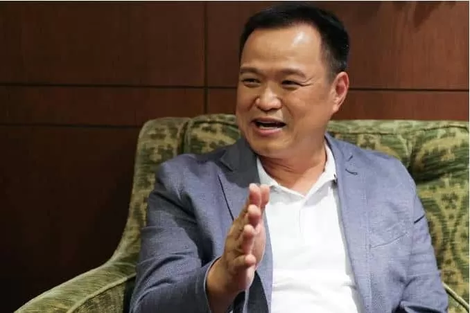 Chinese visa chopped
