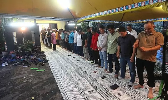 Anwar’s Supporters: We ask for prayers, for protection, and for all matters to be eased.
