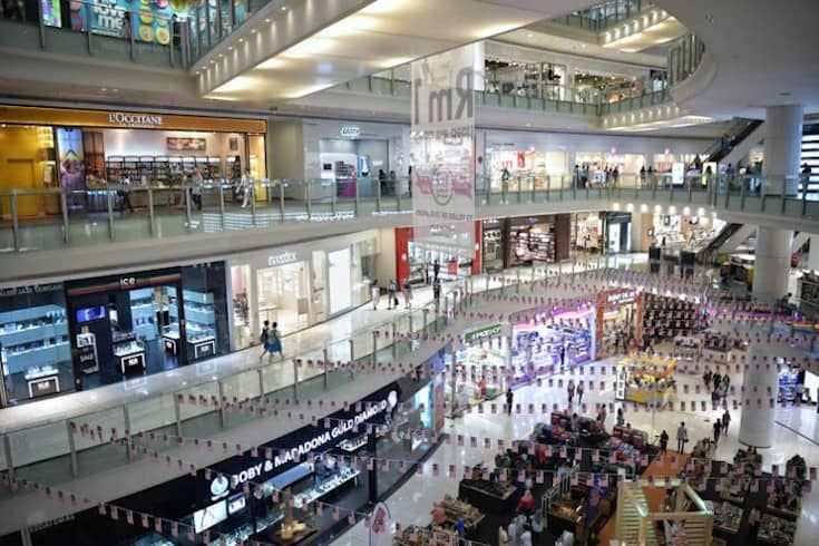 Mall owners to retailers: Not yet time to offer rental discounts