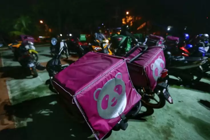 Food delivery rider dies in collision