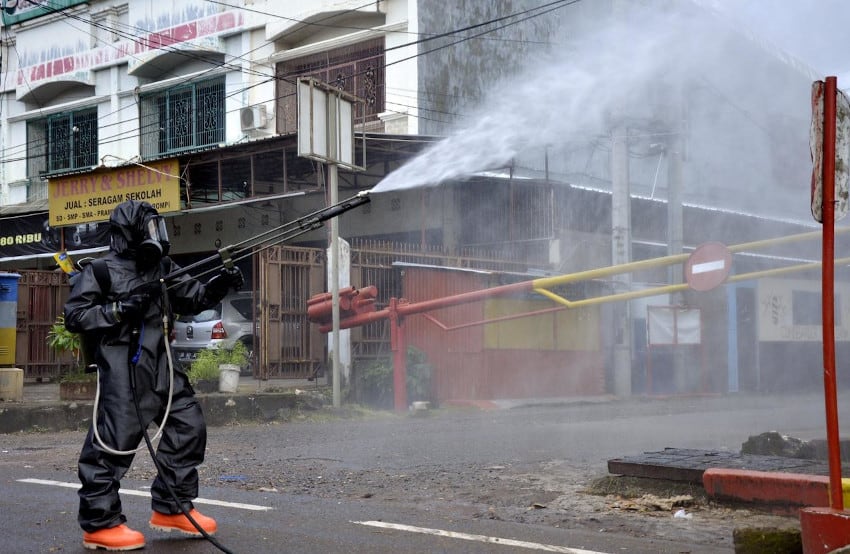 No Lockdown, Govt Considering Economic Concerns