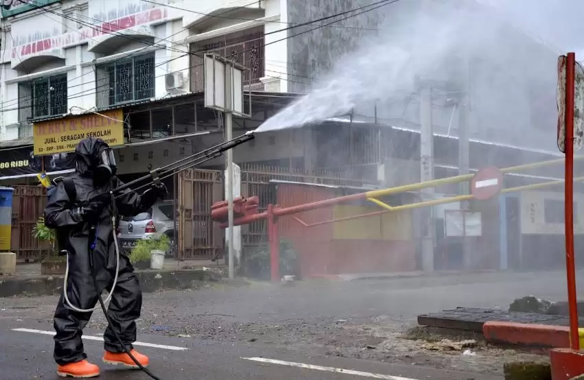 No Lockdown, Govt Considering Economic Concerns