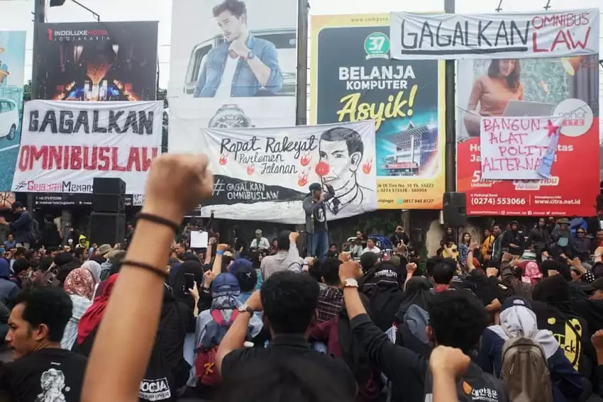 Voice #GejayanMemanggil, Student-Labor Reject Omnibus Law