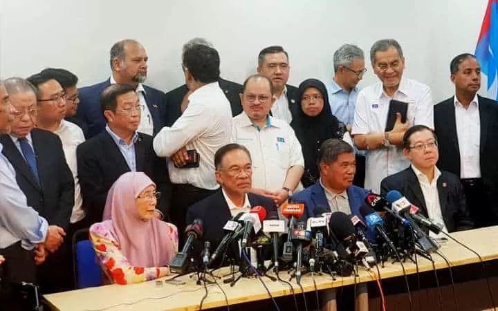 PH accuses Mahathir of pre-empting Agong on next PM