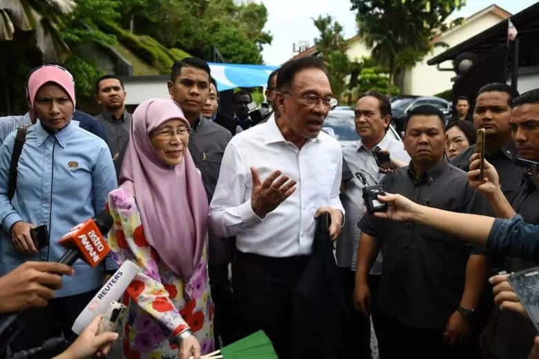 Wan Azizah: Anwar to lead opposition