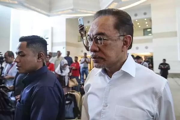 Despite betrayal, PH must move on: Anwar