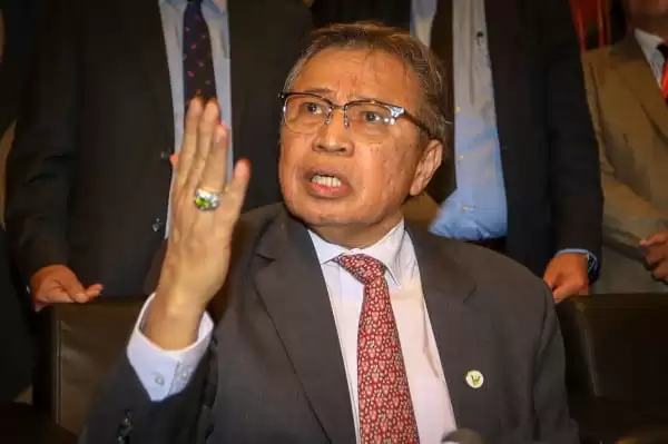 Malaysia first, Cabinet post not a priority says Abang Johari