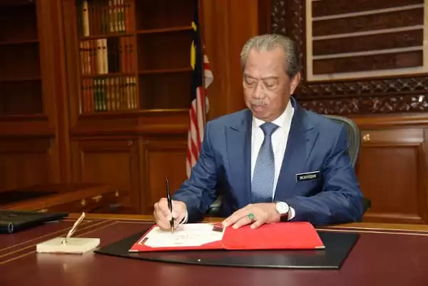 New Malaysia leader vows to fight graft