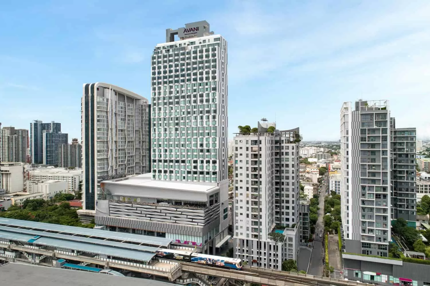 Minor group to close hotels in Bangkok due to epidemic