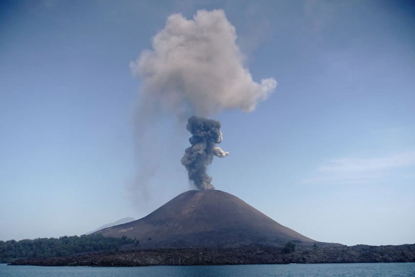 2 volcanoes erupt on Friday, some people say hear a loud rumble
