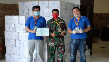 PT Santini Logmax Indonesia donated drinking water