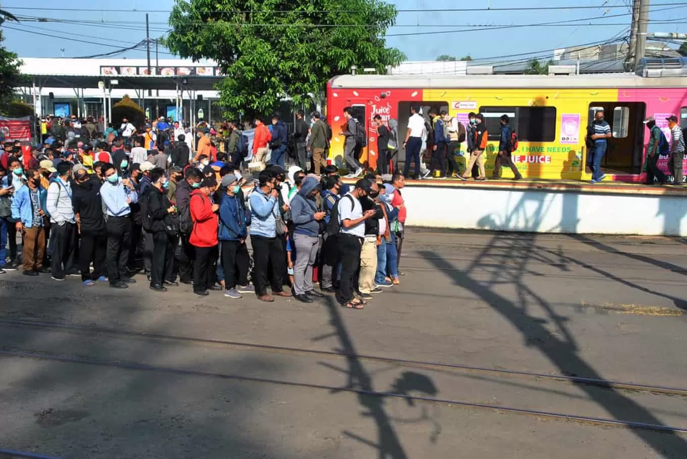 Menko Marves Luhut still allows commuter line to operate during PSBB despite Greater Jakarta’s calls