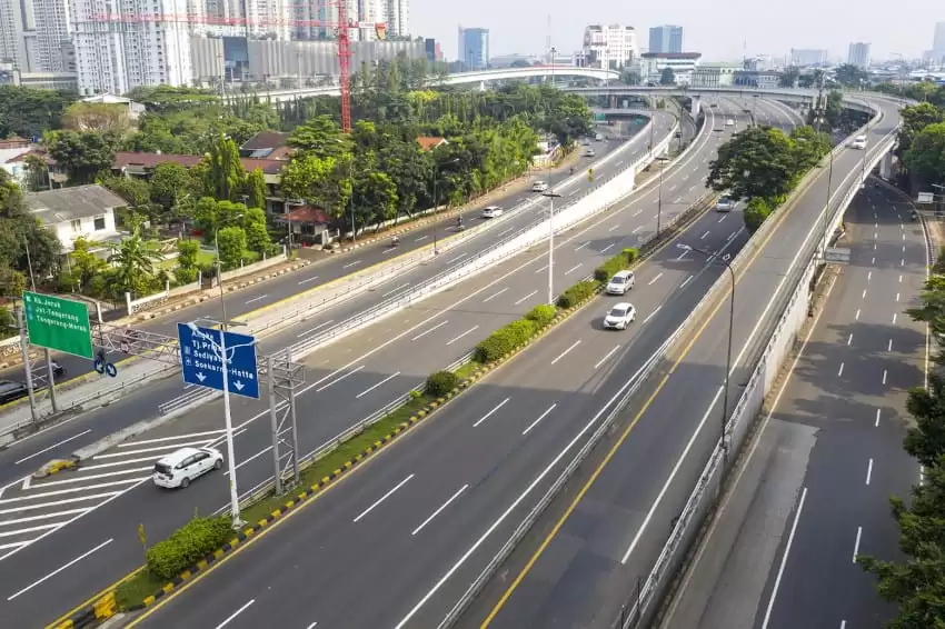 Permit, criticism, sanction reacting to 200 firms remain operating during PSBB