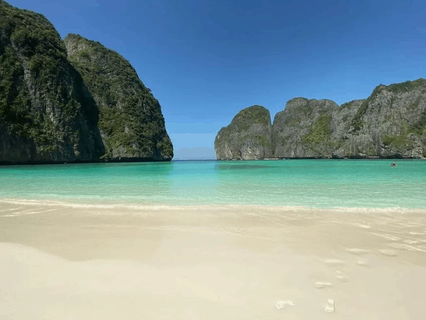Phi Phi island to negotiate extension of tourists