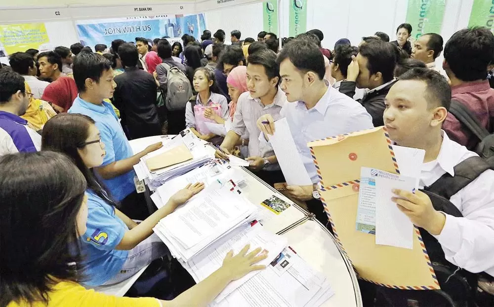 Pre-Employment Card for Laid-off workers, 34 firms closed temporarily for violating social restrictions
