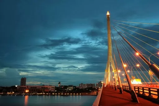 The virus pandemic caused 3 men suicide off Rama VIII bridge