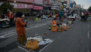 Indonesia market with Social Distancing