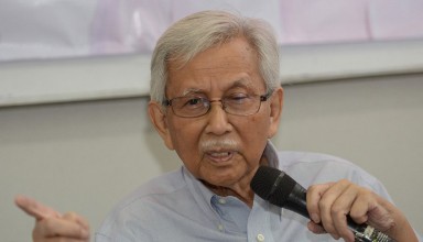 eteran statesman Tun Daim Zainuddin supported Tun Dr Mahathir