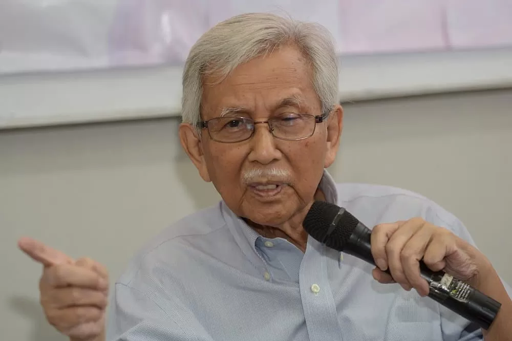 eteran statesman Tun Daim Zainuddin supported Tun Dr Mahathir