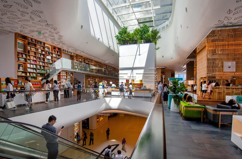 luxury mall located in bangkok
