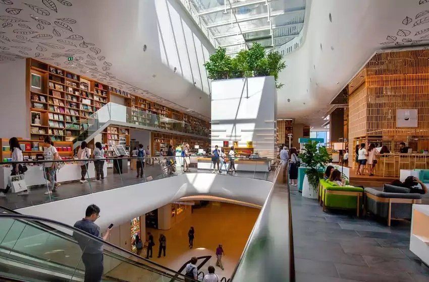 luxury mall located in bangkok