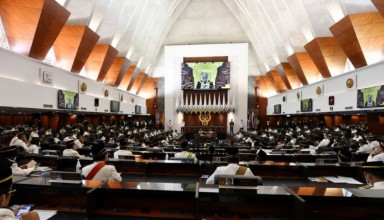 Al-Mustafa Billah Shah delivers the royal address during the opening of the first meeting of the third session of the 14th Parliament