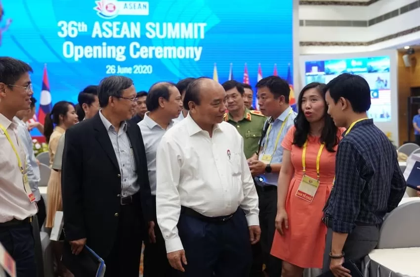 Prime Minister Nguyen Xuan Phuc inspects 36th ASEAN Summit preparations