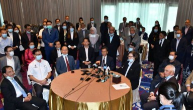 Sabah chief minister Datuk Seri Shafie Apdal today called for a meeting