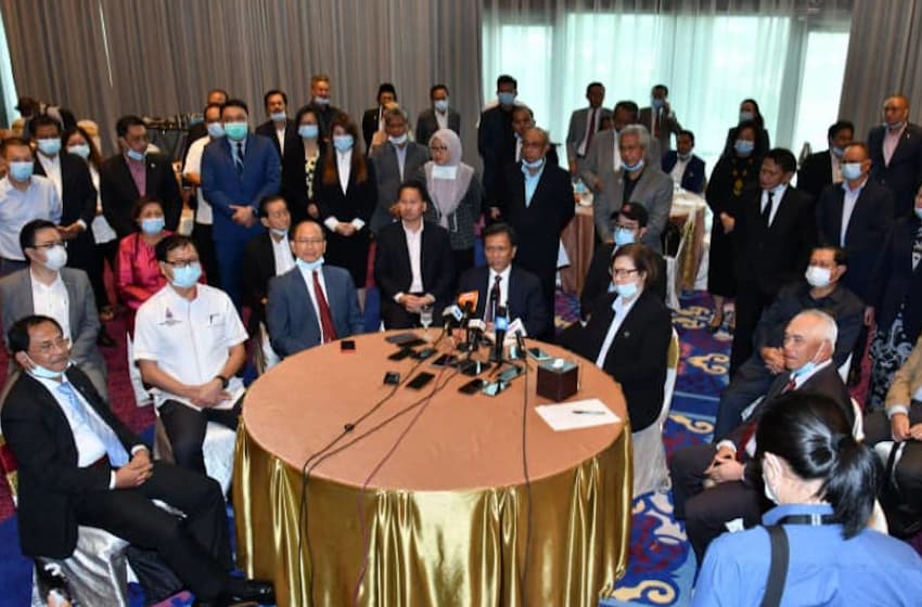 Sabah chief minister Datuk Seri Shafie Apdal today called for a meeting