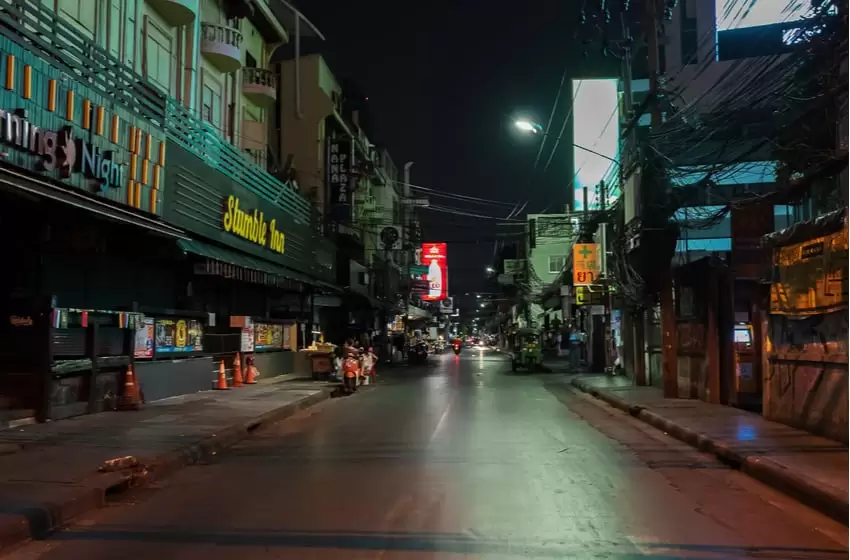 Thailand’s Government to Lifts Curfew, More Businesses Reopen