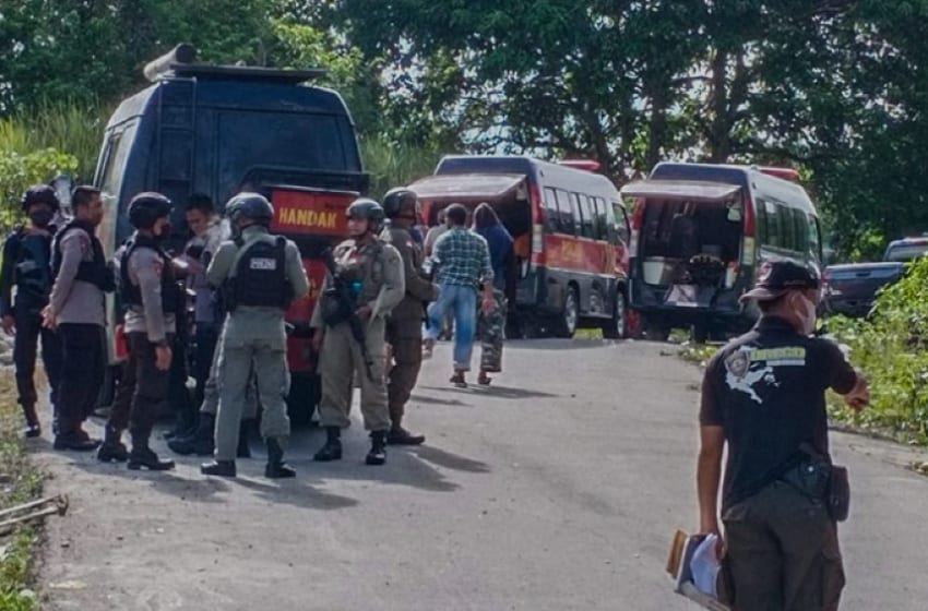 Firefighting between Tinombala Task Force and MIT networks in Poso