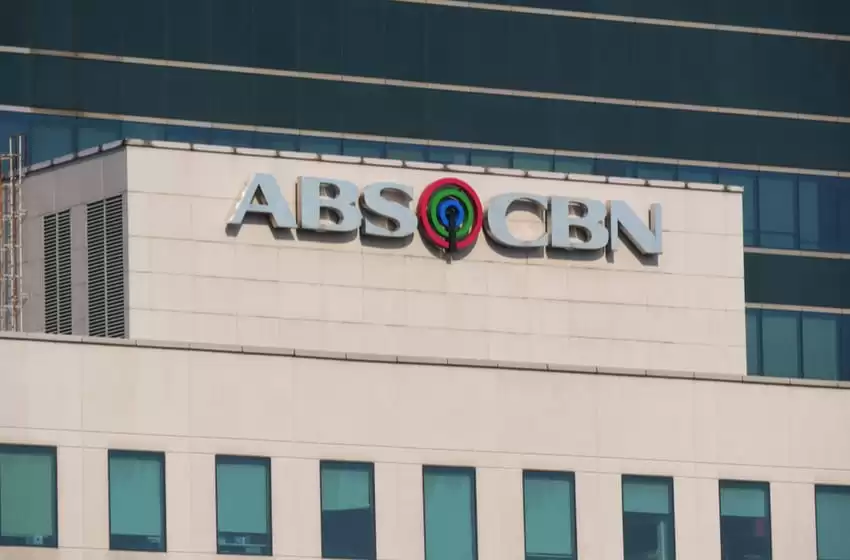 Calida’s quo warranto plea vs ABS-CBN junked by Supreme Court