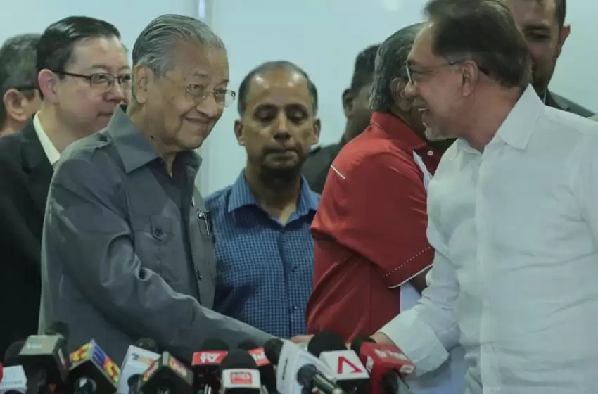 Dr Mahathir, Aiming for a Third Term as Minister Stated that He Will Teach Anwar the Way