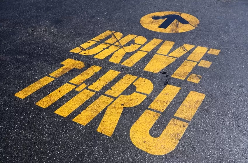 School in Cilegon Banten gives students’ report cards via drive-thru