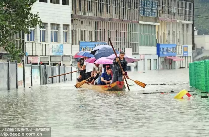 China is Bursting the Dam to Reduce the Danger of Floods in Prolonged Heavy Rains