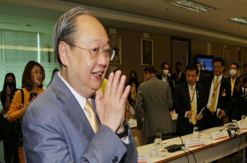 Outgoing minister Sontirat, Pleased with Energy Portfolio Work