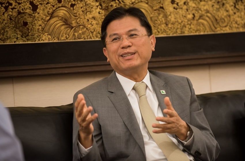 Rising Thai Banker Association President turned to be the new Minister of Finance