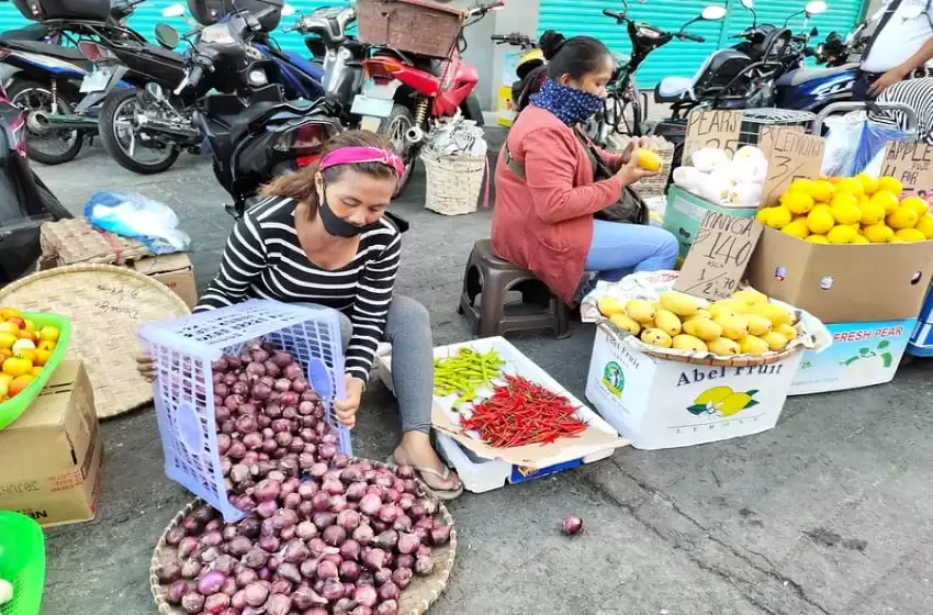 Government Considers Giving Poor Filipinos Free Masks