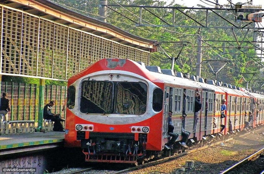 Commuter train: passengers required to wear long sleeve clothes, 50 free buses to anticipate crowd at station