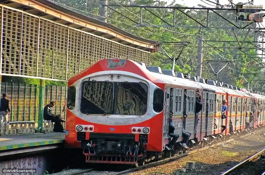 Commuter train: passengers required to wear long sleeve clothes, 50 free buses to anticipate crowd at station