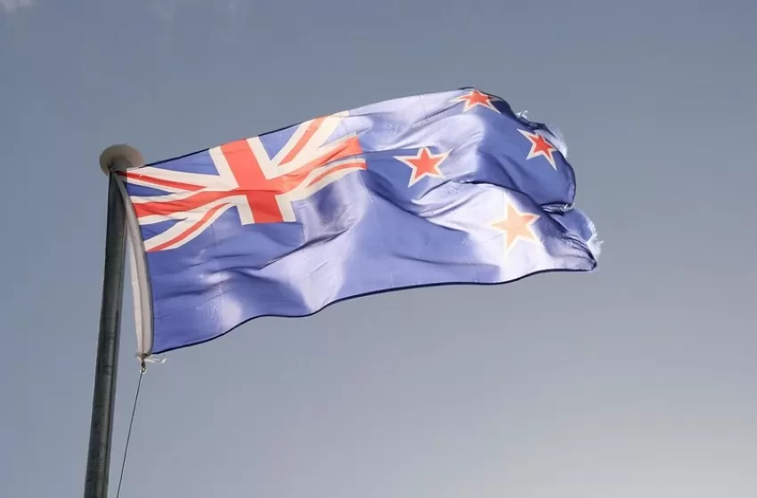 New Zealand Locks Auckland, the Largest City, after 102 days of First Local Coronavirus
