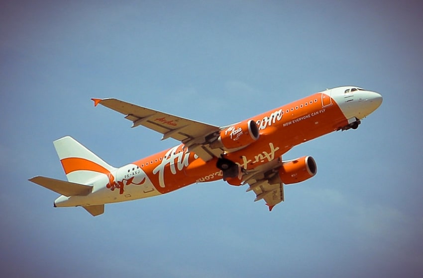 AirAsia to lay off more workers