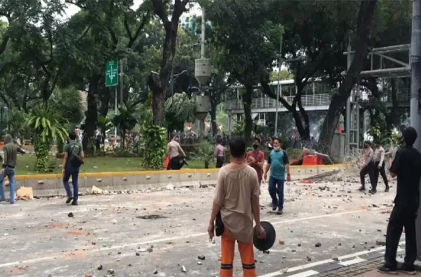 Green Spaces in Central Jakarta Were Destroyed During Anti-Law Rallies