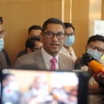 president Datuk Seri Ahmad Faizal Azumu