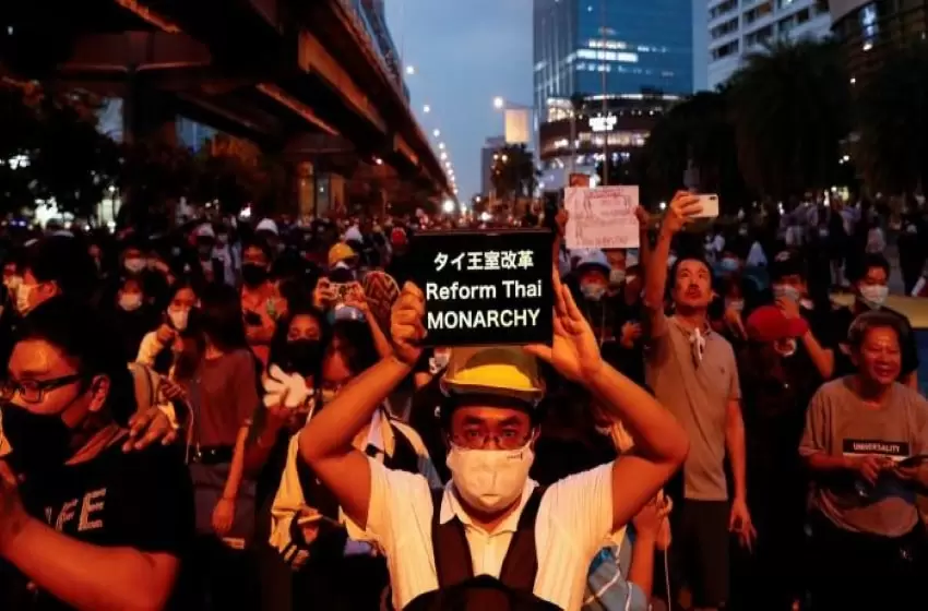The Non-Stop Mass Rally and the Role of Germany as Intermediary in the Protest Over Prayut